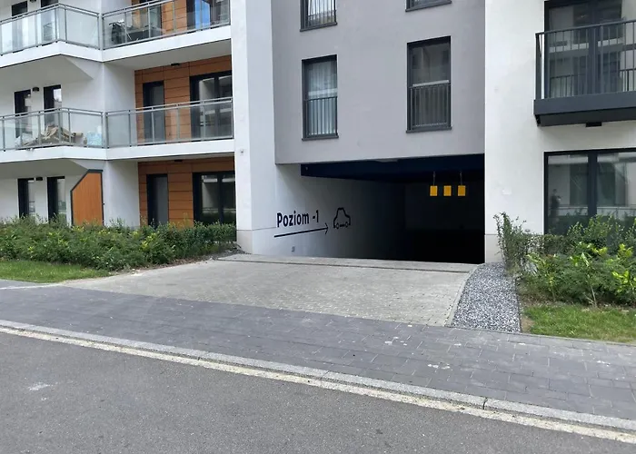 #2 Olive City Center Free Garage