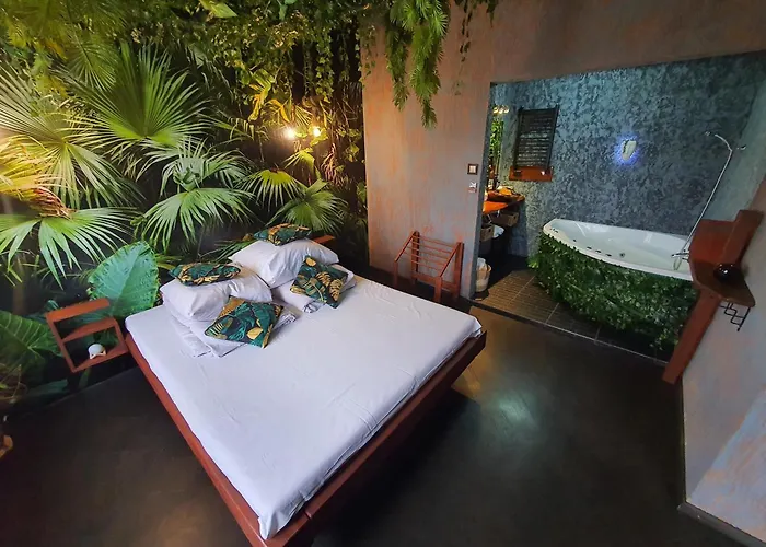 Tropicana Jacuzzi